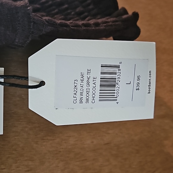 CLEO + WOLF WOMEN'S WILD AT HEART SMOCKED GRAPHIC TEE - Picture 3 of 3